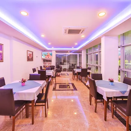 Kleopatra Atlas - Adults Only