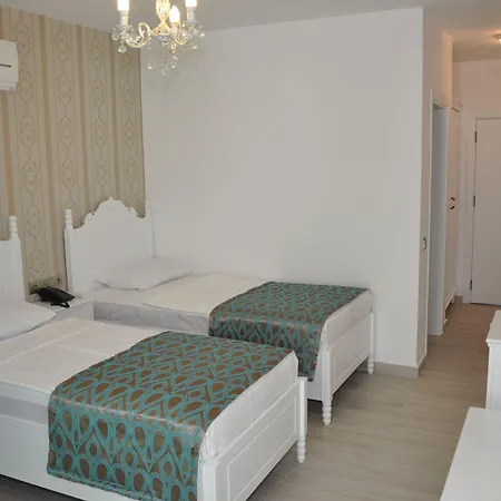 Kleopatra Atlas - Adults Only